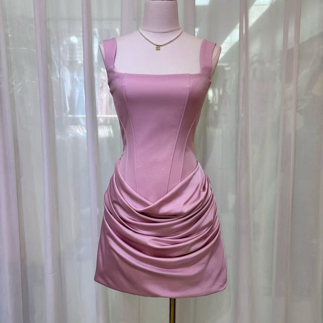 Elegant Fishbone Strap Satin E - Women Formal Wear With Skirt 评论和价格
