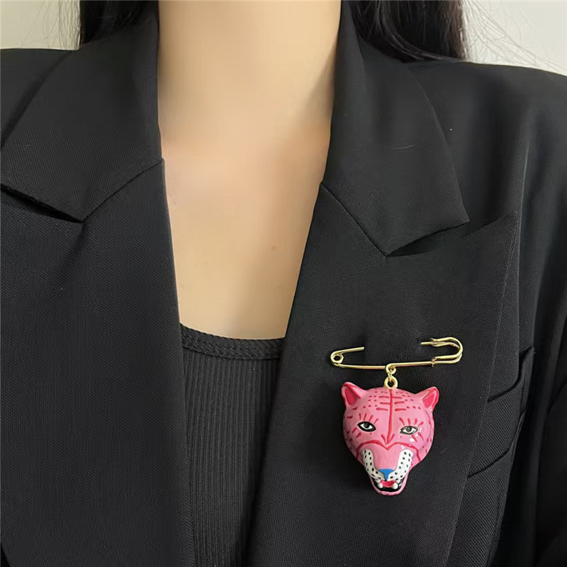 Elegant Enamel Tiger Brooch Pi - Women'S Formal Wear Accessories 评论和价格