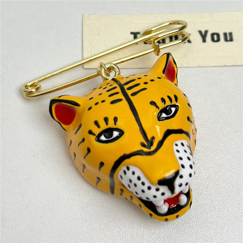 Elegant Enamel Tiger Brooch Pi - Women'S Formal Wear Accessories 评论和价格