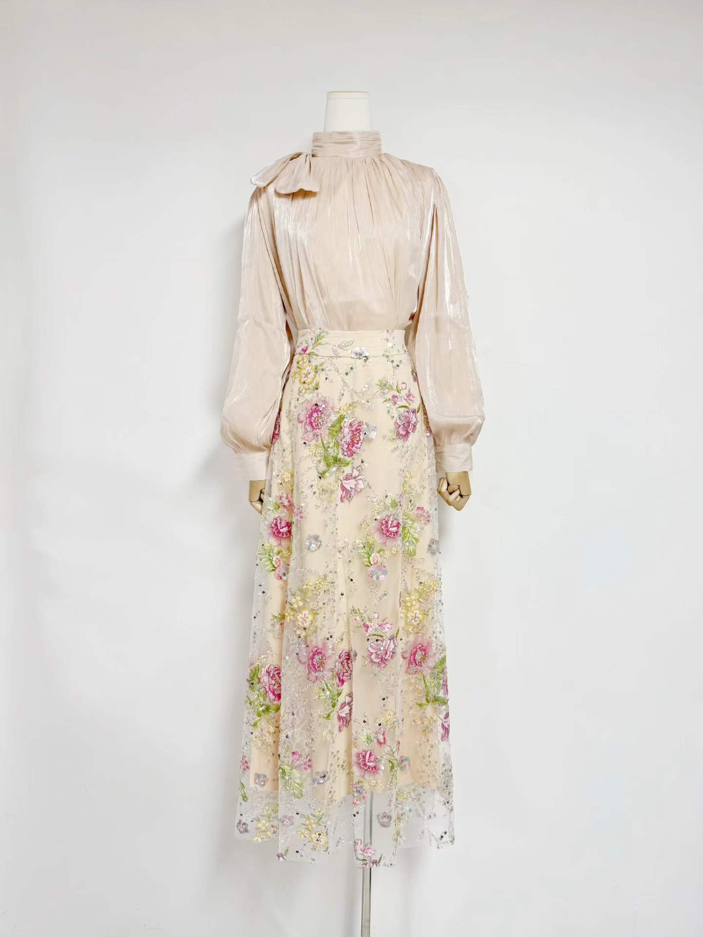VGH Elegant Chic Black Floral  - Women Formal Wear With Skirt 评论和价格