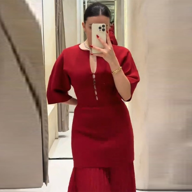 Women's Elegant Burgundy Pleat - Women Formal Wear With Skirt 评论和价格
