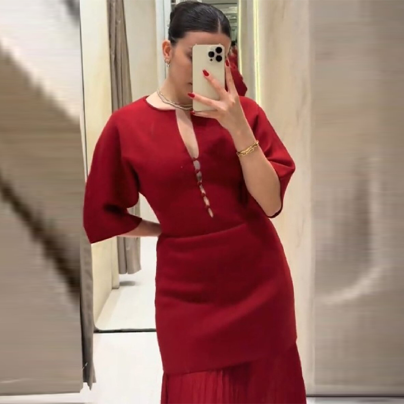 Women's Elegant Burgundy Pleat - Women Formal Wear With Skirt 评论和价格